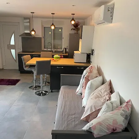 Petite Maison Climatisee Apartment *